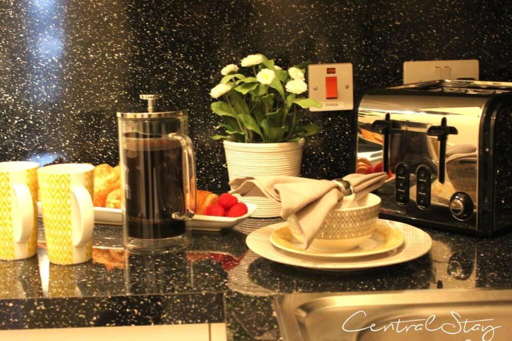 Wrexham Central Stay Apartment Seven Eksteriør billede